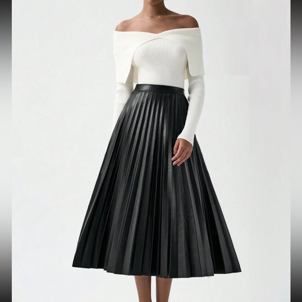 Luxe Black pleated accordion vegan leather midi skirt - Picture 2 of 5